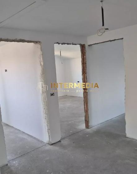Casă individuală cu 5 camere cu Canalizare în Micești