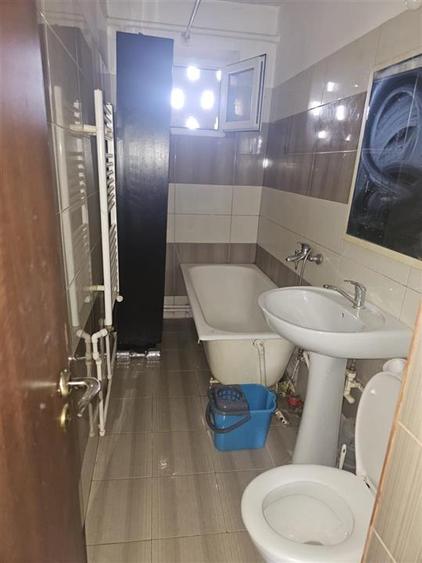 Apartament cu 2 camere semidecomandat în Mircea cel Bătrân