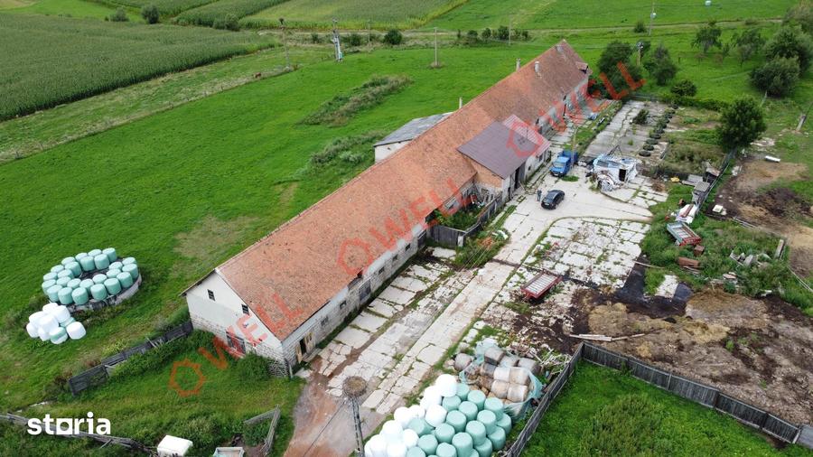 Casă cu 6 camere cu Teren 4831 Mp în Bixad