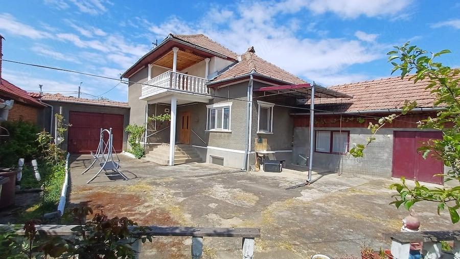 Casă cu 3 camere cu Teren 526 Mp în Vinerea