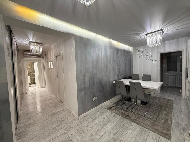 Apartament cu 3 camere decomandat, mobilat în Central