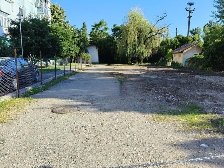 Teren Construcții intravilan de 702 mp, în 9 Mai