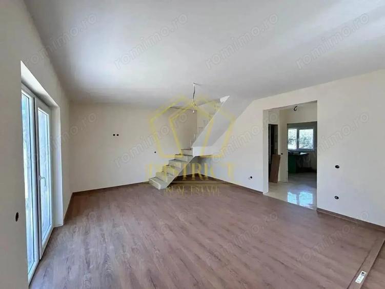Casă cu 4 camere cu Teren 180 Mp în Giarmata