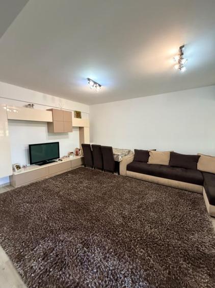 Apartament cu 2 camere decomandat în Km 5