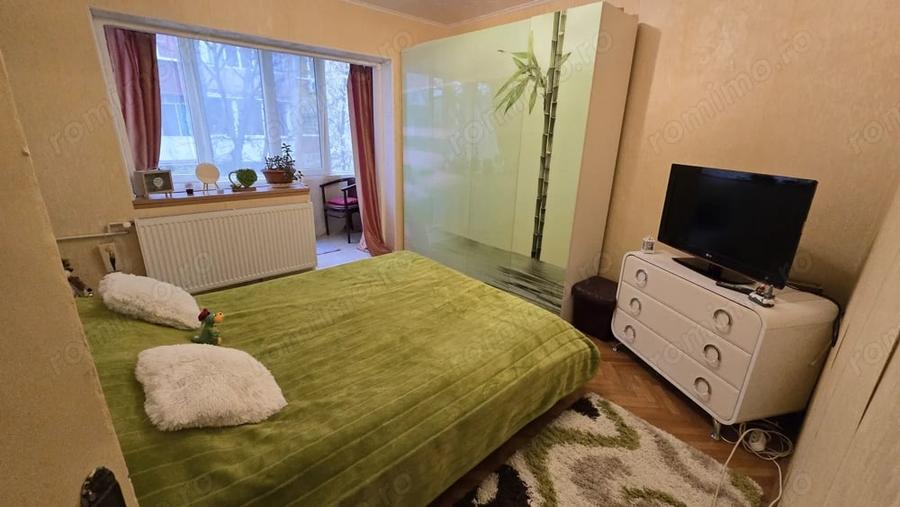 Apartament cu 3 camere decomandat în Alfa