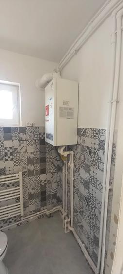 Apartament cu 2 camere semidecomandat, mobilat în P-ța Victoriei