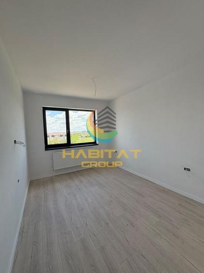 Apartament cu 3 camere semidecomandat în Berceni