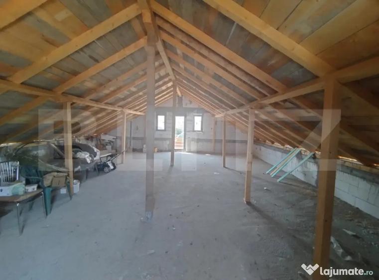 Casă cu 3 camere cu Teren 333 Mp în Șimnicu de Sus