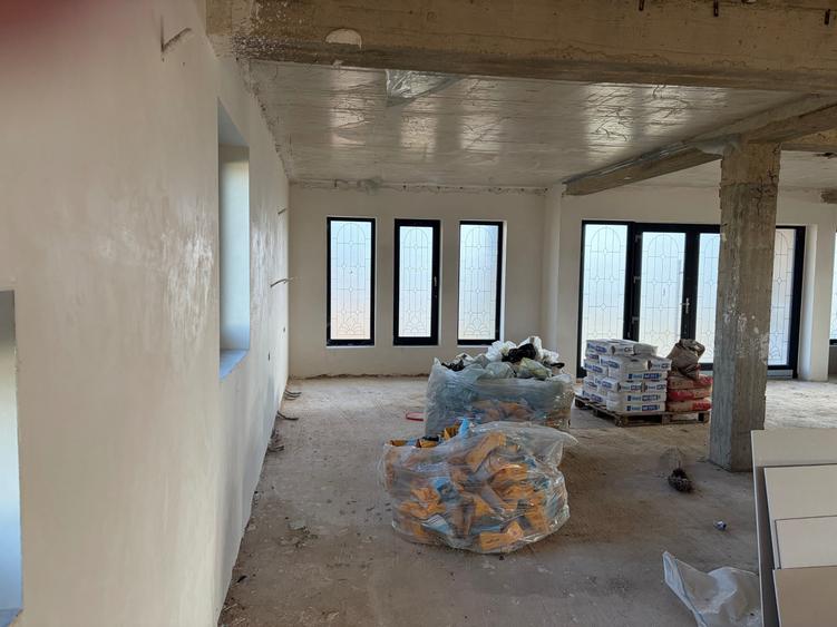 Casă cu 3 camere în Central