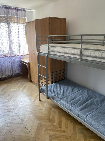 Apartament cu 3 camere decomandat în Obor