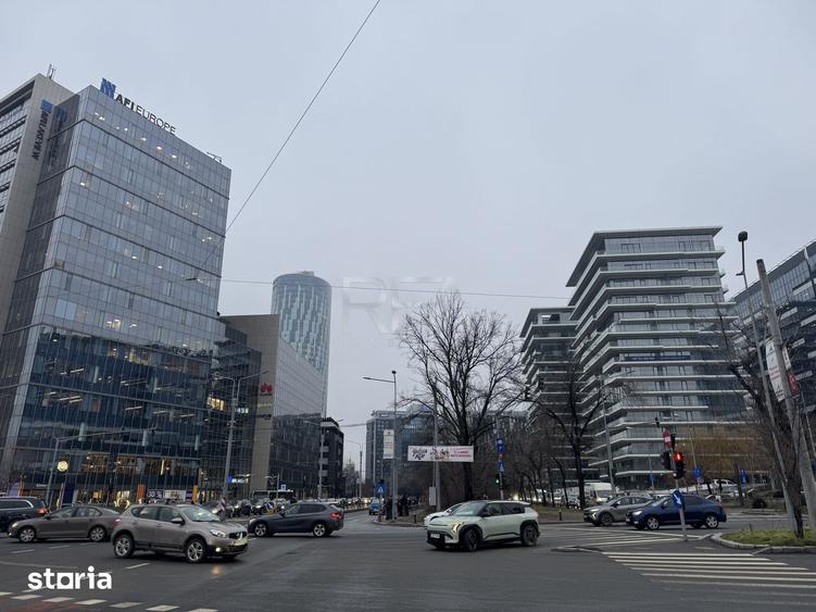 Apartament cu 4 camere decomandat în Tei