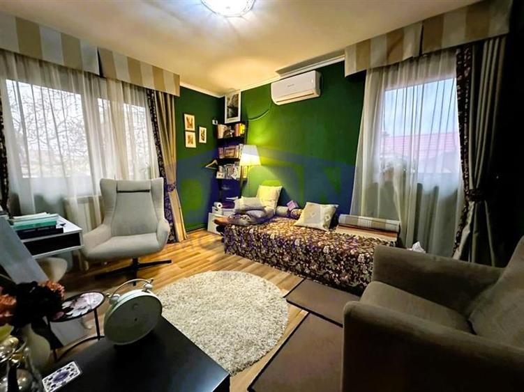 Casă individuală cu 4 camere cu Teren 70 Mp în Banu Manta