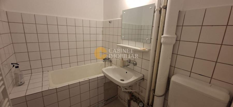 Apartament cu 2 camere semidecomandat, mobilat în Copou