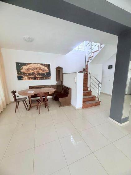 Casă individuală cu 4 camere cu Teren 300 Mp în Cetate