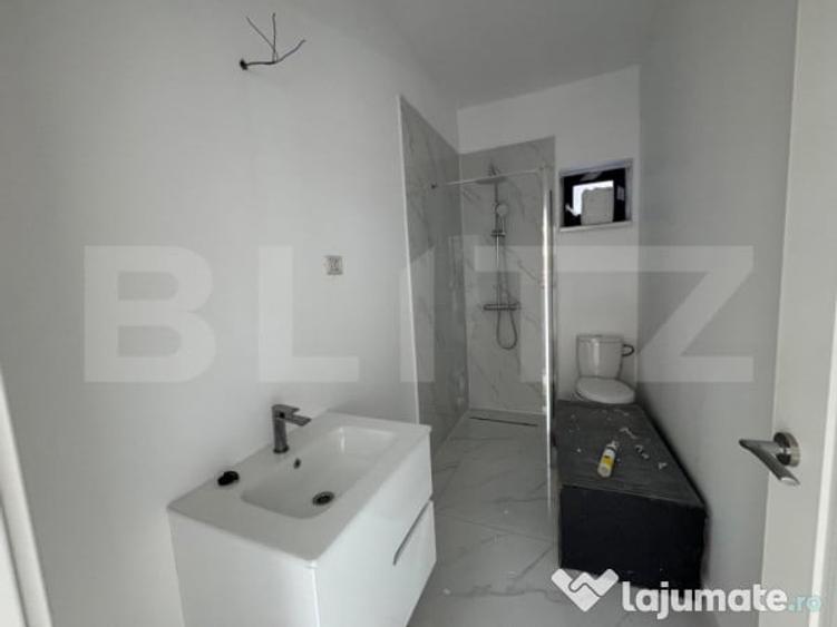 Casă cu 4 camere cu Teren 240 Mp în Central