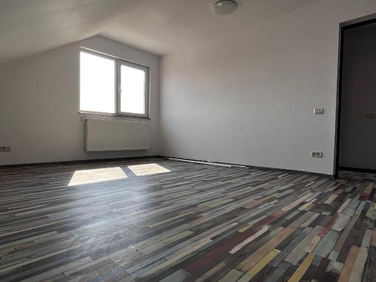 Apartament cu 3 camere decomandat, mobilat în Burdujeni