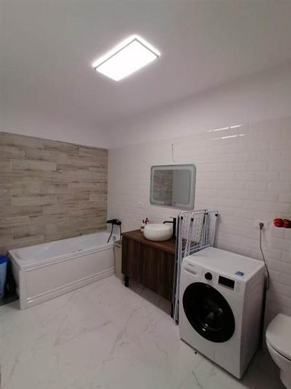 Casă cu 5 camere cu Teren 218 Mp în Prelungirea Ghencea