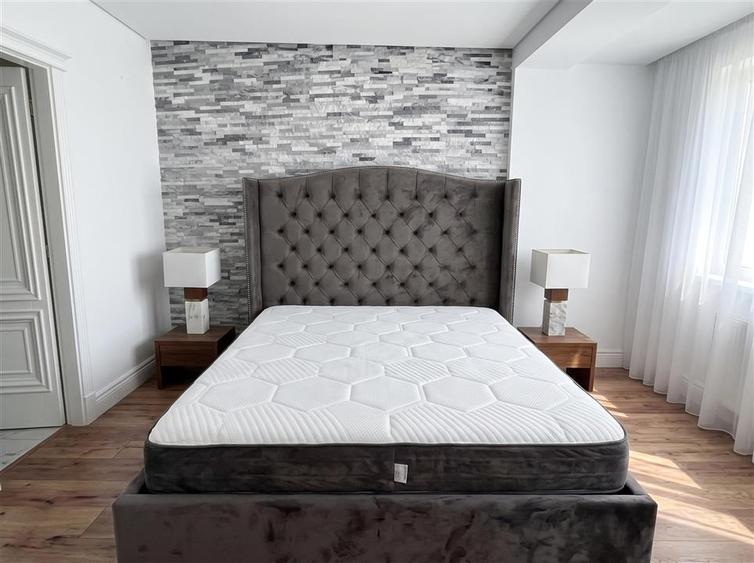 Apartament cu 3 camere decomandat, mobilat în Burdujeni