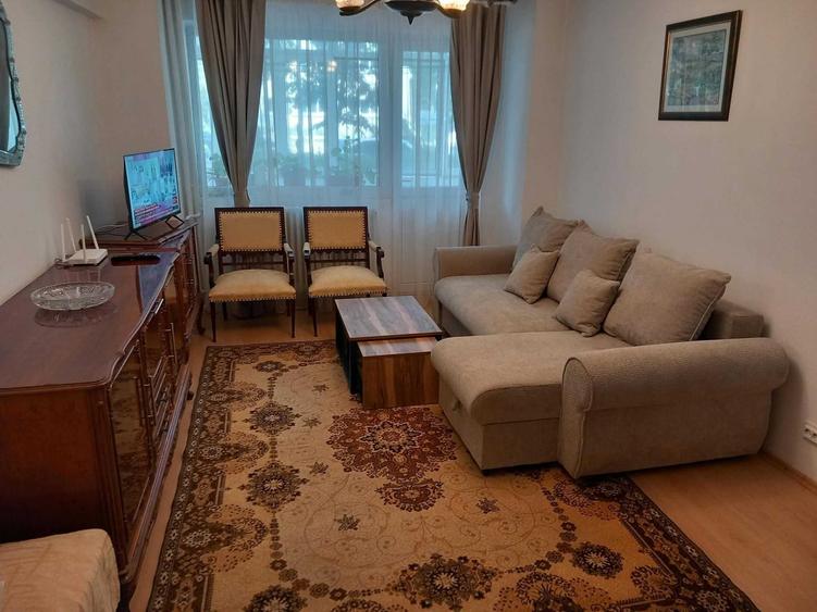 Apartament cu 3 camere decomandat în Ultracentral