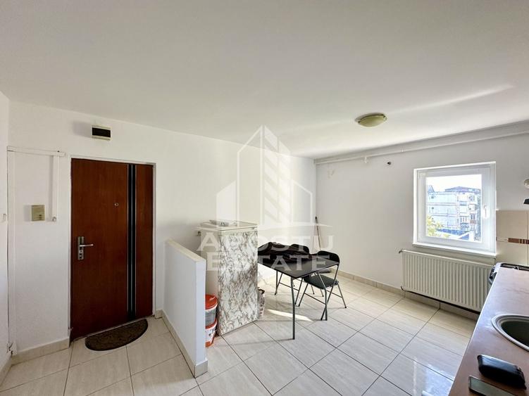 Apartament cu 2 camere semidecomandat, mobilat în Lipovei
