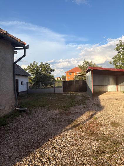 Casă cu 4 camere în Ineu