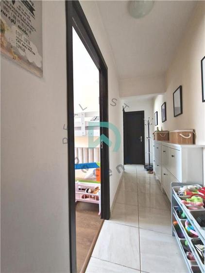 Apartament cu 3 camere decomandat în Tractorul