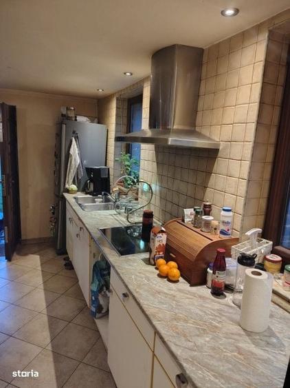 Casă cu 4 camere în Tăuți
