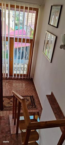 Casă cu 4 camere cu Teren 500 Mp în Central