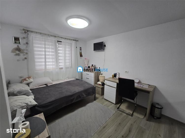 Casă cu 8 camere cu Teren 3000 Mp în Beclean