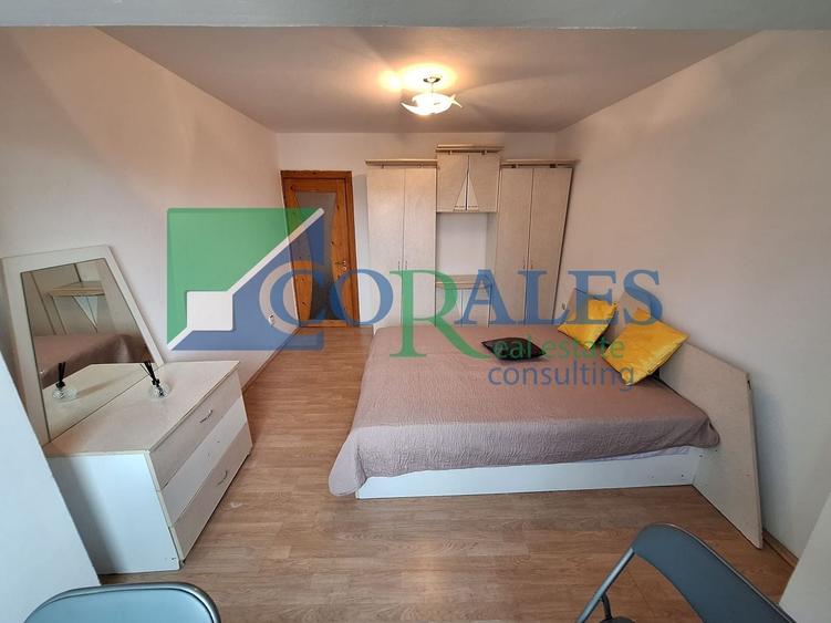 Apartament cu 3 camere semidecomandat, mobilat în Baba-Dochia