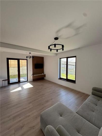 Duplex cu 4 camere cu Canalizare în Horpaz
