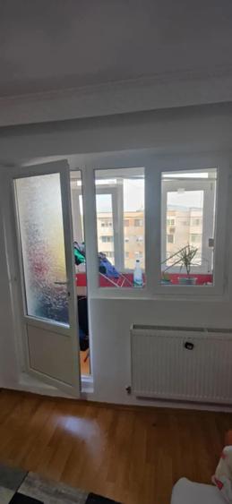 Apartament cu 2 camere decomandat în
