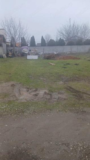 Teren de 1000 mp, în Vânători
