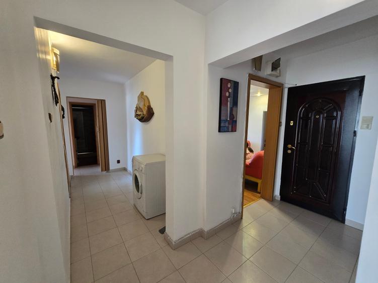 Apartament cu 3 camere decomandat în Simion Bărnuțiu