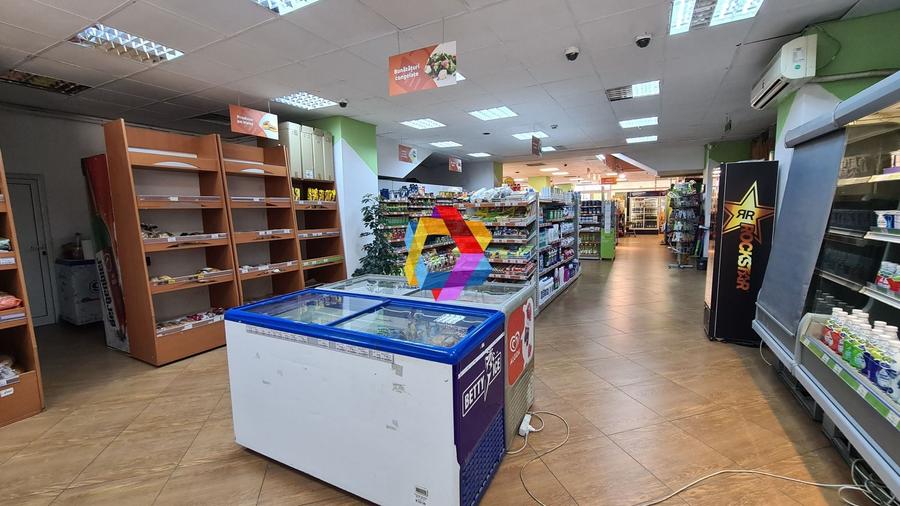 Spațiu comercial, de 567 mp, în Florilor