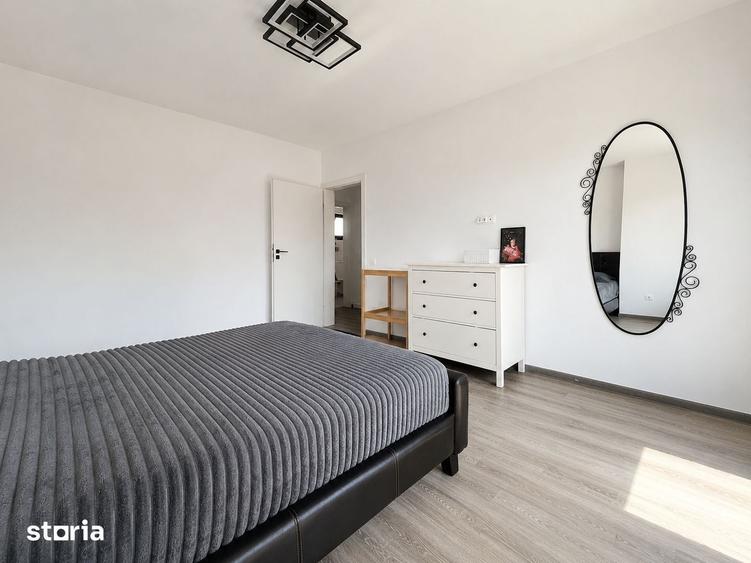 Casă cu 4 camere cu Teren 250 Mp în IAR