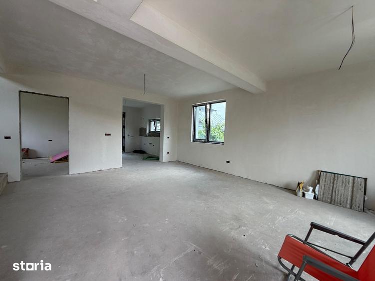 Casă cu 5 camere cu Teren 250 Mp în Central