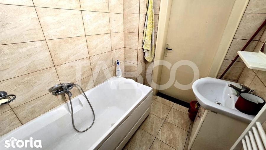 Casa individuala de vanzare 3 camere 2 bai garaj Piata Cluj - 2