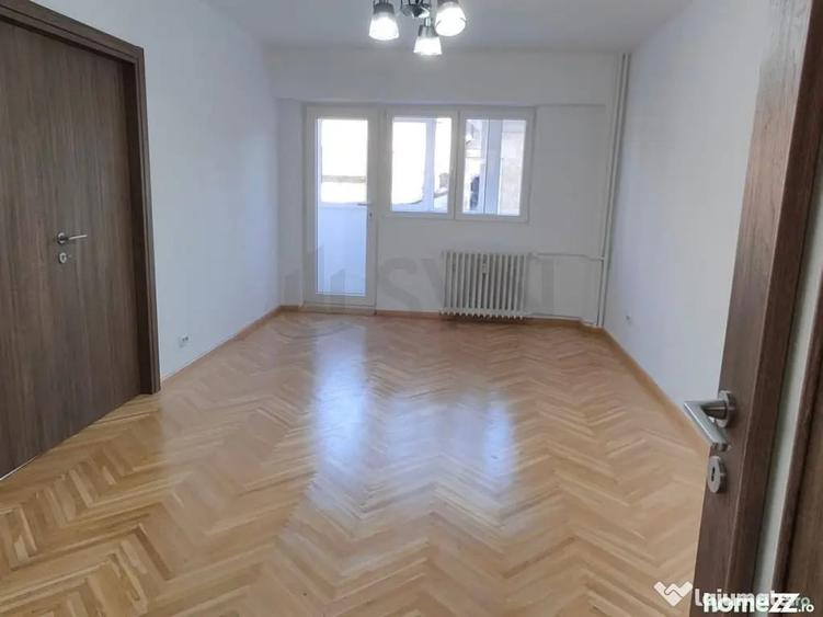 Apartament cu 3 camere decomandat în Dorobanți