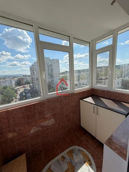 Apartament cu 3 camere decomandat, mobilat în Mircea cel Bătrân