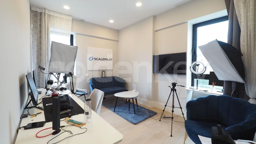Apartament cu 3 camere semidecomandat, mobilat în Pipera