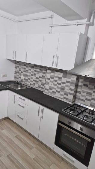 Apartament cu 3 camere decomandat în Cetății
