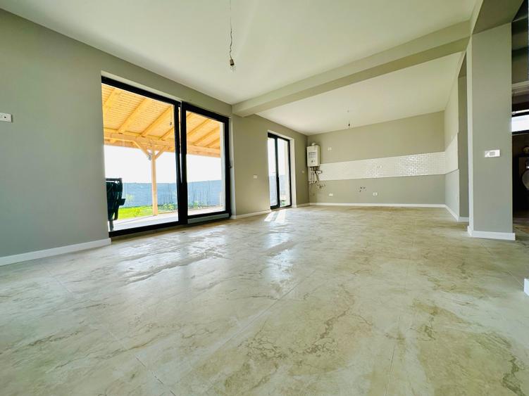 Casă individuală cu 4 camere cu Teren 422 Mp în Berceni