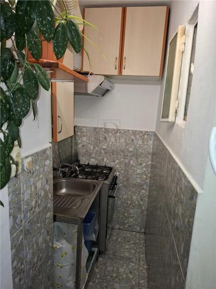 Garsonieră decomandată în Lunei