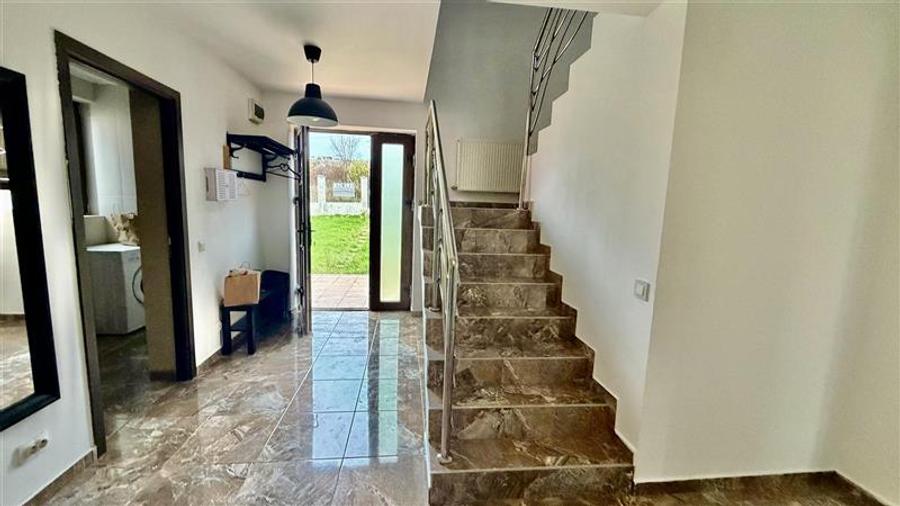 Casă individuală cu 4 camere cu Teren 500 Mp în Bucium