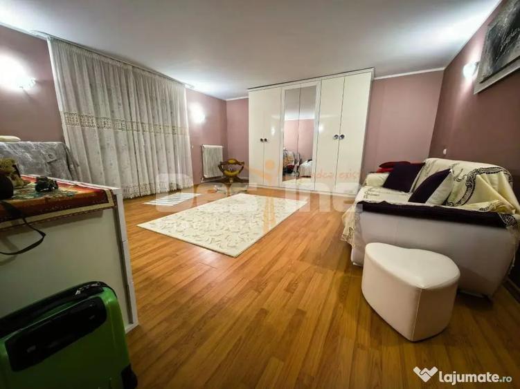 Casă cu 5 camere cu Teren 7200 Mp în Bălteni