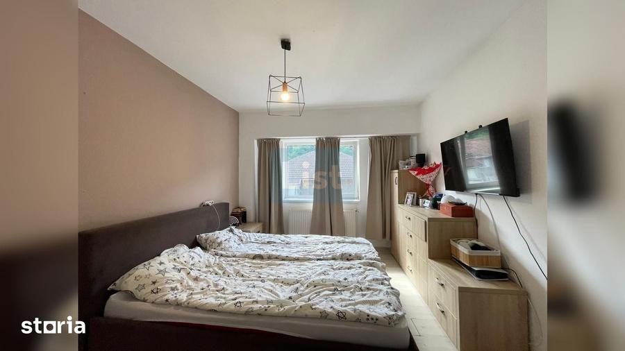 Apartament cu 4 camere decomandat în Luncă
