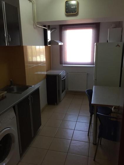 Garsonieră decomandată în Vitan