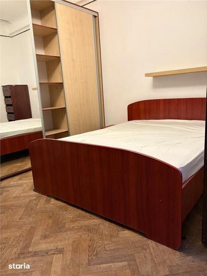 Apartament cu 3 camere decomandat în Victoriei