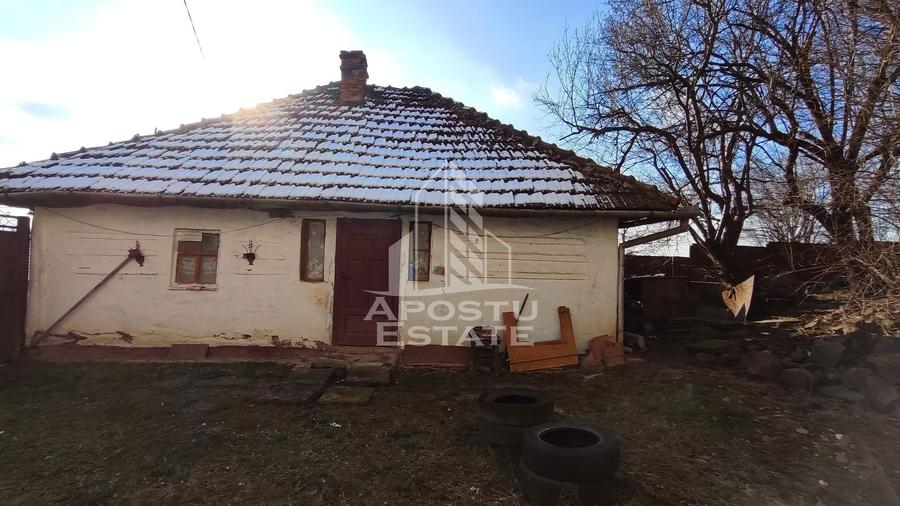 Casă individuală cu 9 camere cu Canalizare în Nord-Est